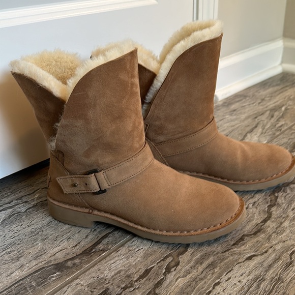 UGG Women’s Boots - Chestnut -Size 7 -Gently used - Picture 5 of 8